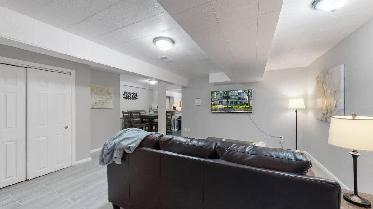 Casa vacanze Spacious Updated Lower Unit With King Beds Aurora